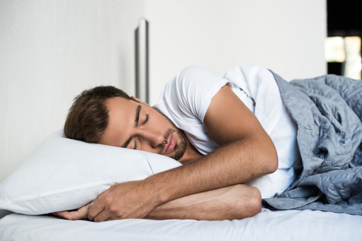A man sleeping well in a good sleeping position